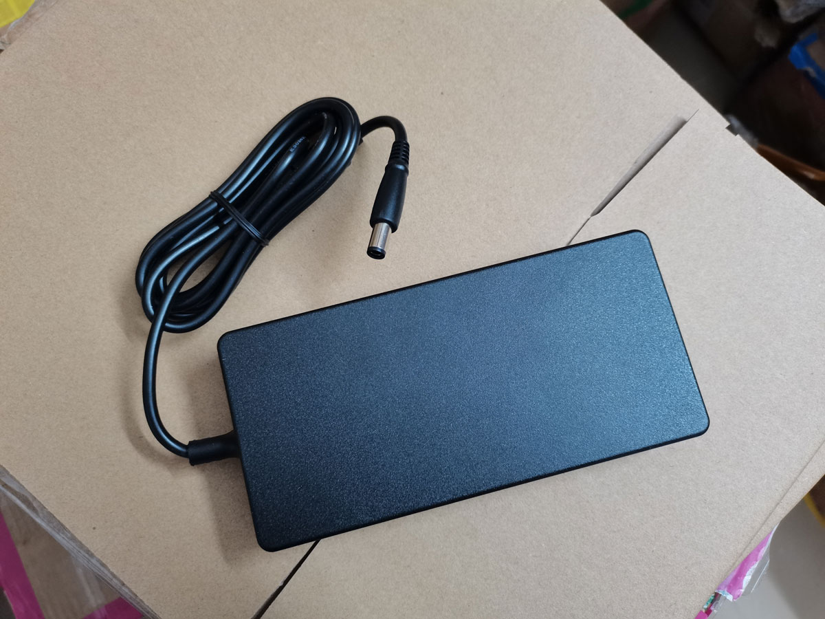 YENI Orijinal Ince FSP 19.5 V  - Pc Gaming Uk incelemesi ve fiyatı