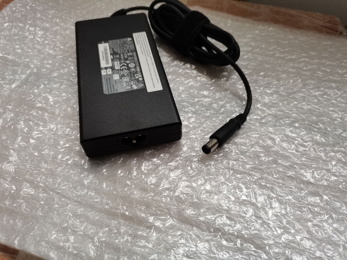 YENİ İnce OEM Delta 19.5V 9.23 - Pc Gaming Uk incelemesi ve fiyatı