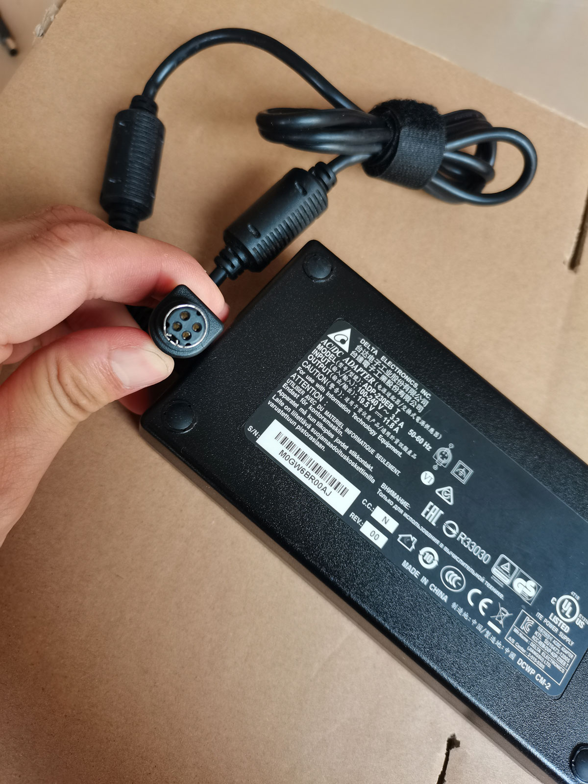 OEM Delta 230 W 19.5 V 11.8A A - Pc Gaming Uk incelemesi ve fiyatı
