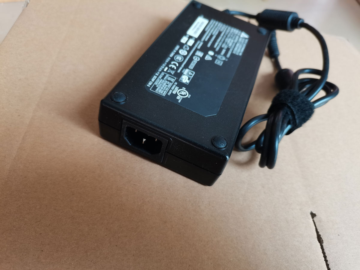 OEM Delta 230 W 19.5 V 11.8A A - Pc Gaming Uk incelemesi ve fiyatı